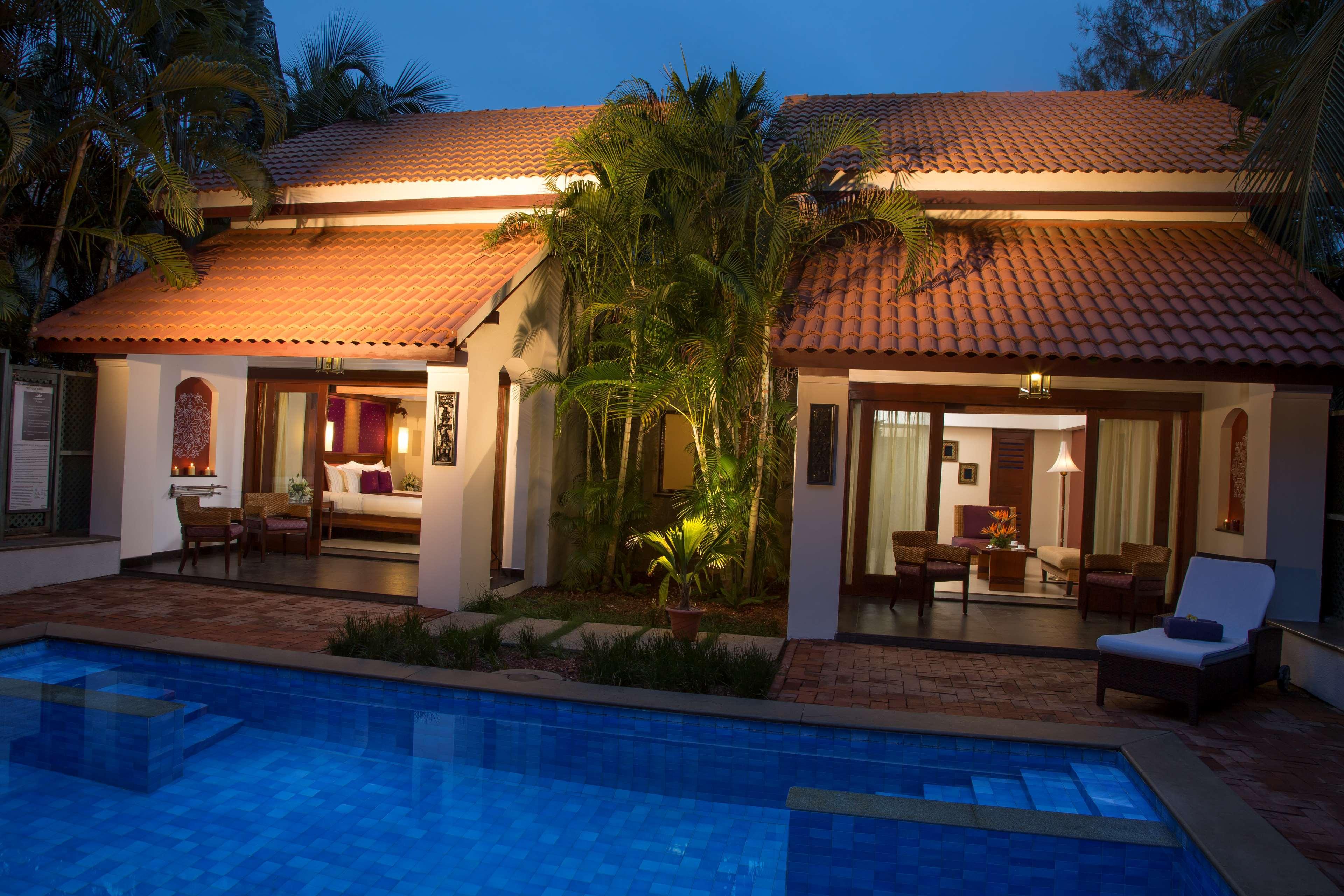 Radisson Blu Resort Temple Bay Mamallapuram Exterior foto A pool villa at The Oberoi, Goa