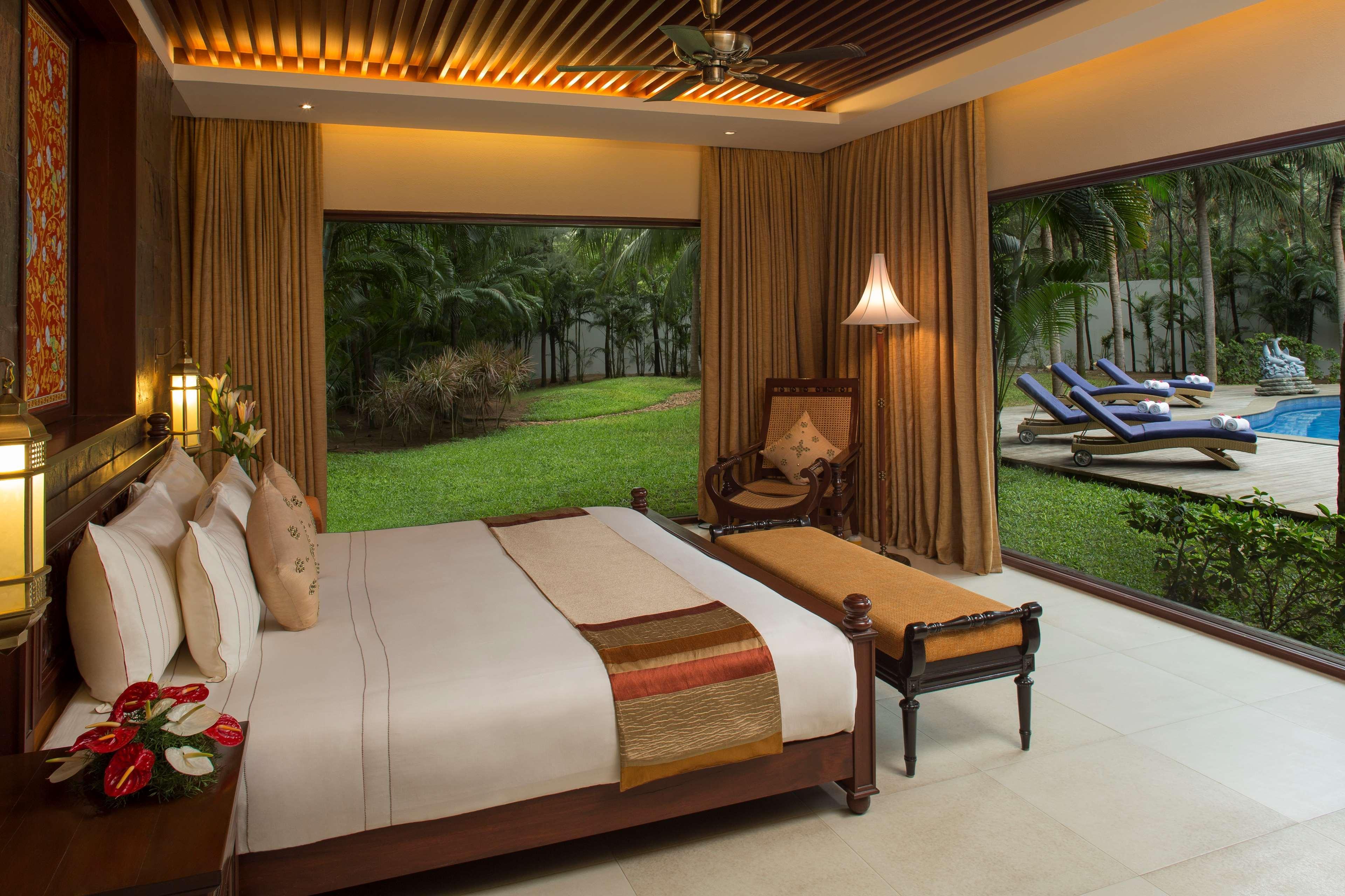 Radisson Blu Resort Temple Bay Mamallapuram Exterior foto A bedroom at the resort