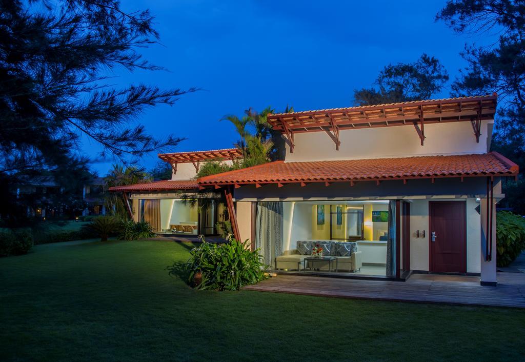 Radisson Blu Resort Temple Bay Mamallapuram Exterior foto Villa in the community
