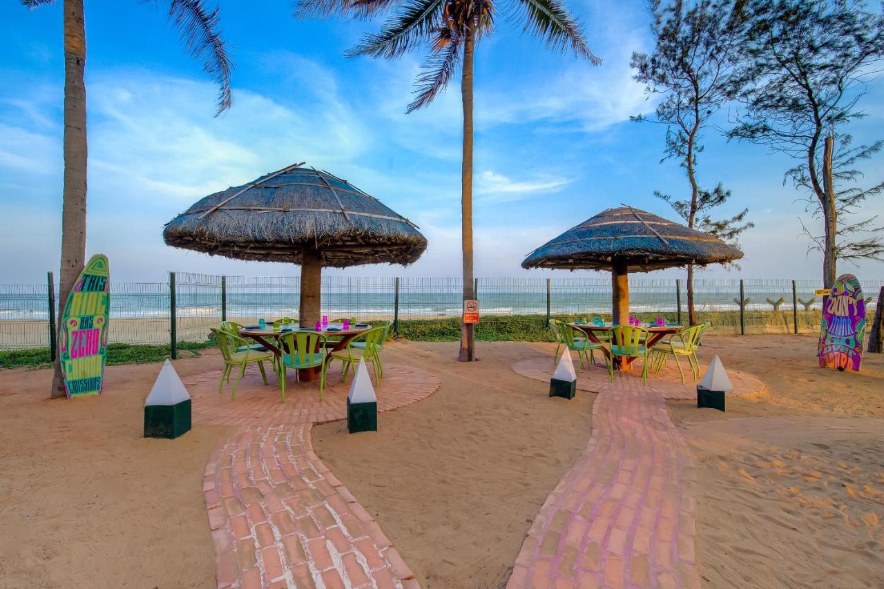 Radisson Blu Resort Temple Bay Mamallapuram Exterior foto The beach at the resort
